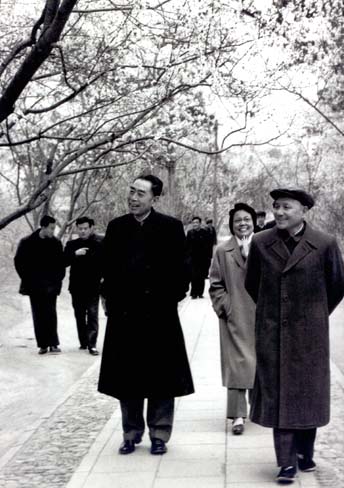 Image:China,_Deng_Xiaoping_(36)_with_Zhou.jpg