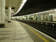A Circle & District Line platform at Monument underground station