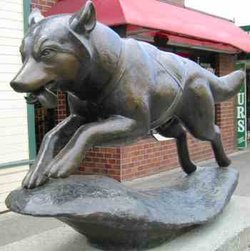 A statue of Balto, in downtown 