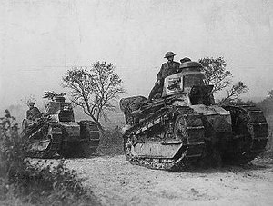 US army operating Renault FT-17 tanks
