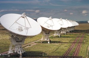 Parabolic Antennas at the Very Large Array Radio Telescope (image courtesy of NRAO/AUI)