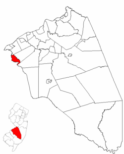 Maple Shade highlighted in Burlington County. Inset map: Burlington County highlighted in the State of New Jersey.