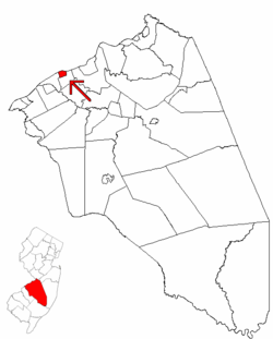 Beverly highlighted in Burlington County. Inset map: Burlington County highlighted in the State of New Jersey.