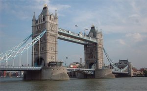 Tower BridgeSequence showing the bridge opening