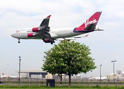 Virgin Atlantic Boeing 747-400, a few seconds from landing at London (Heathrow) Airport 