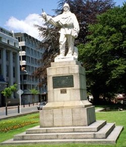 Statue of Scott in 