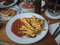A typical greasy spoon meal 
