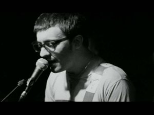 Graham Coxon singing in the video to Blur's ""