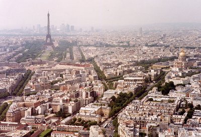View from the Montparnasse Tower () toward the . On the right 's tomb lies under the golden dome at . The towers of the office and entertainment centre  line the horizon.