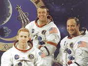 Edgar Mitchell (right) poses with Stuart Roosa (left) and Alan Shepard (center)