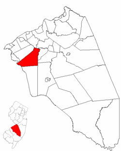 Mount Laurel Township highlighted in Burlington County. Inset map: Burlington County highlighted in the State of New Jersey.