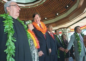 Mayor of Honolulu Jeremy Harris broke tradition and became the first mayor to be inaugurated at the Kapiolani Bandstand on January 2, 2001.