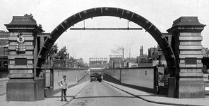 The Rotherhithe entrance of the Rotherhithe Tunnel, 1909