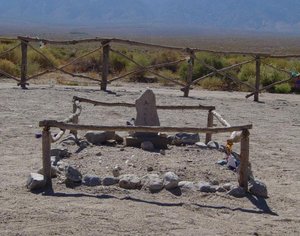 Manzanar gravesite