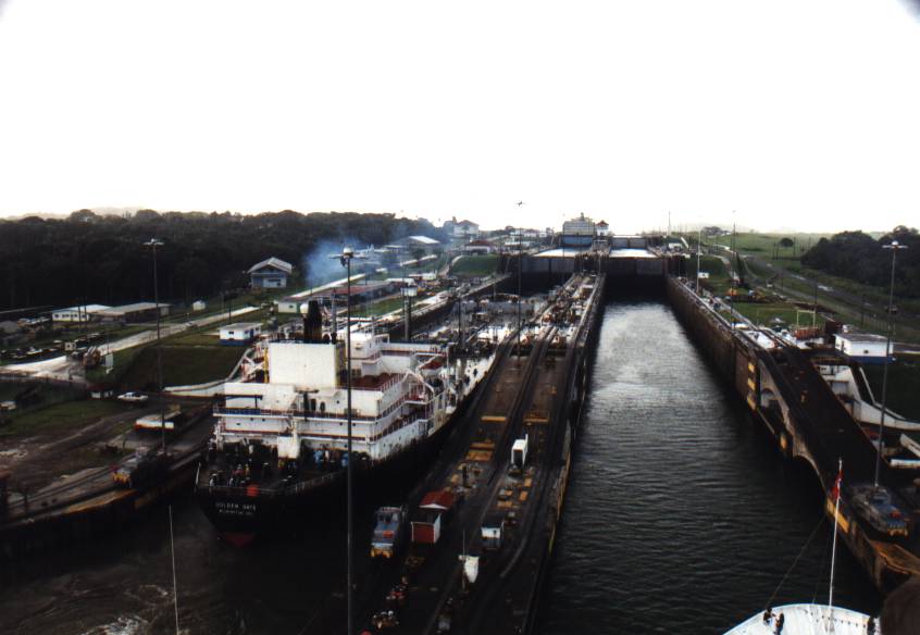 Image:Panama Canal Locks.jpg