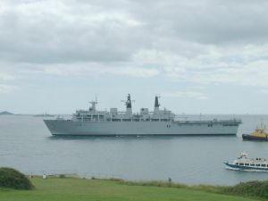 Image:HMS_Albion_(L14).jpg