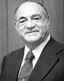 Harry Weinberg donated billions of dollars to Hawai'i alone to help children, elderly, ethnic communities and the poor. One of Hawai'i's most revered philanthropists, his name graces many prominent Honolulu buildings.