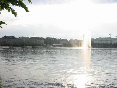 Image:Hamburg-alster.jpg