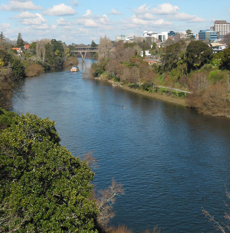 Image:Waikato river 750px.jpg