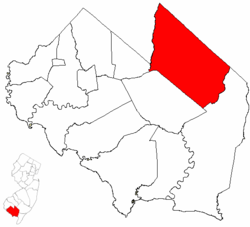Vineland highlighted in Cumberland County. Inset map: Cumberland County highlighted in the State of New Jersey.
