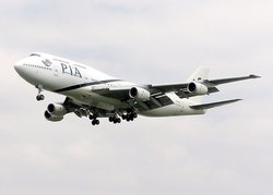 PIA Boeing 747