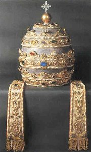 Image 1: the 18th century Papal TiaraAs the picture shows, this tiara has no writing on it.