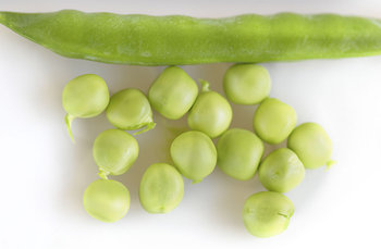 Pea Pod with Peas. Photo provided by Classroom Clip Art (http://classroomclipart.com)