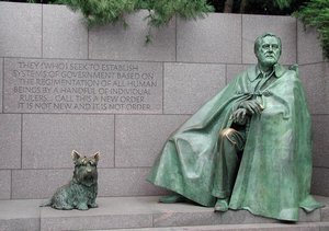 FDR with his dog , by sculptor Neil Estern