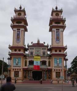 Cao Dai Temple