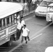 Get-in-Running. Photo downloaded from :The Hindu (http://www.hinduonnet.com) through Google search