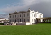  was the designer of the Queen's House, Greenwich, begun in 1616, the first English Palladian house.