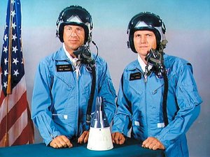 Gemini 7 crew portrait (L-R: Lovell, Borman)