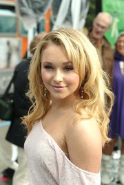 Hayden Panettiere at the premiere of her movie, 