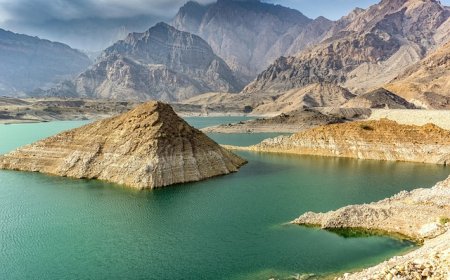 Oman for Students: Discover the Geography, Culture, and History of the Arabian Peninsula