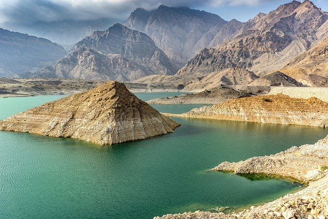 Oman for Students: Discover the Geography, Culture, and History of the Arabian Peninsula
