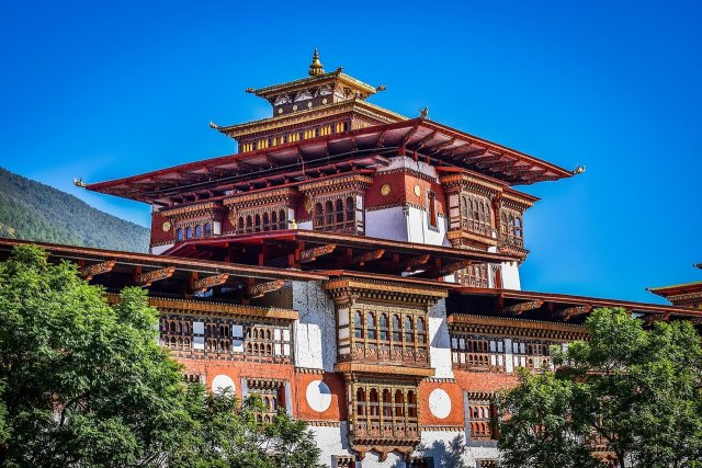 Bhutan for Students: Geography, Culture, and Happiness in the Himalayas