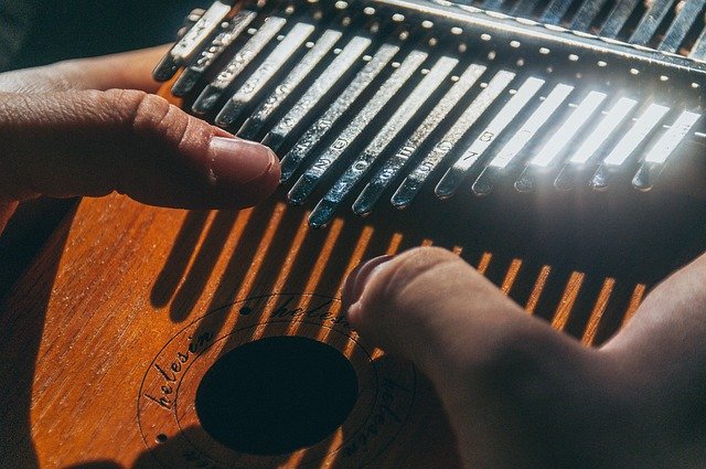 Kalimba Facts for Students | Learn All About the African Thumb Piano