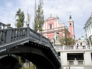  (Tromostovje) and Franciscan church (Frančikanska cerkev) in  style in the back